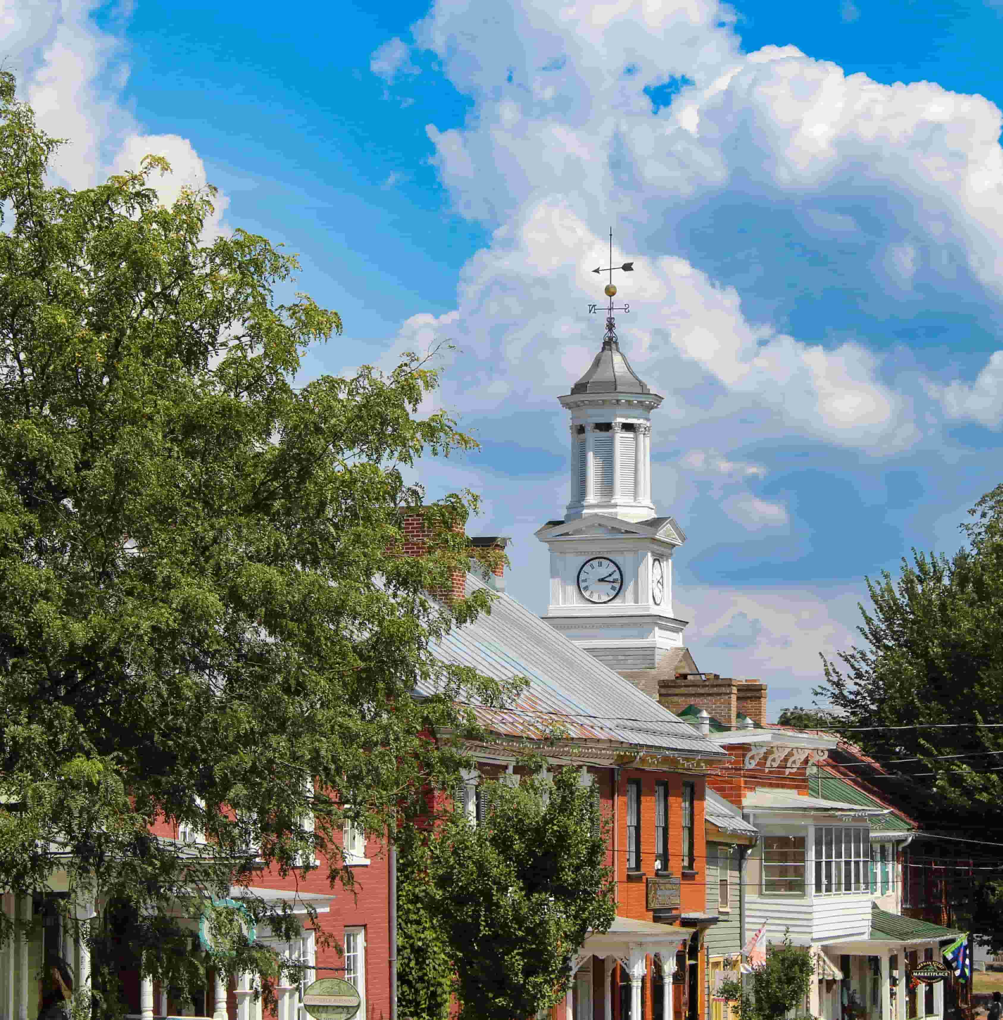 Lexington KY skyline in the Bluegrass region. Dragon Insurance serves Fayette County and the Lexington metro